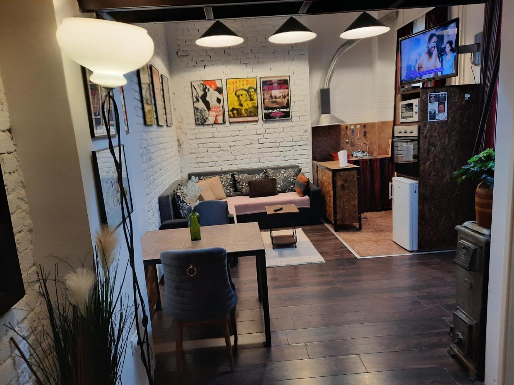 Ferienwohnung Authentic Belgrade Centre - Split Level Loft With Patio In Courtyard Exterior foto