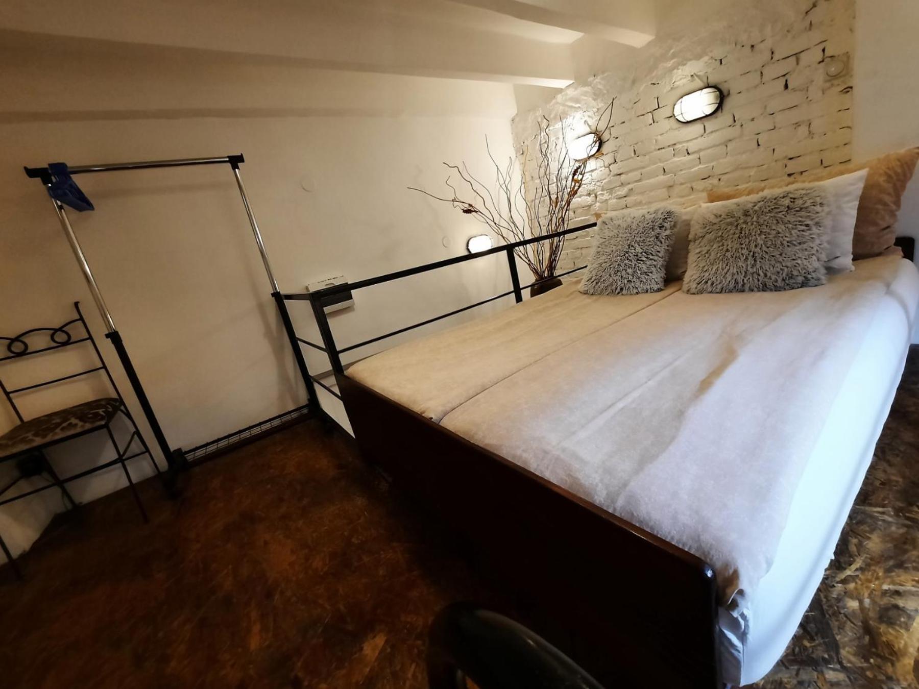 Ferienwohnung Authentic Belgrade Centre - Split Level Loft With Patio In Courtyard Exterior foto