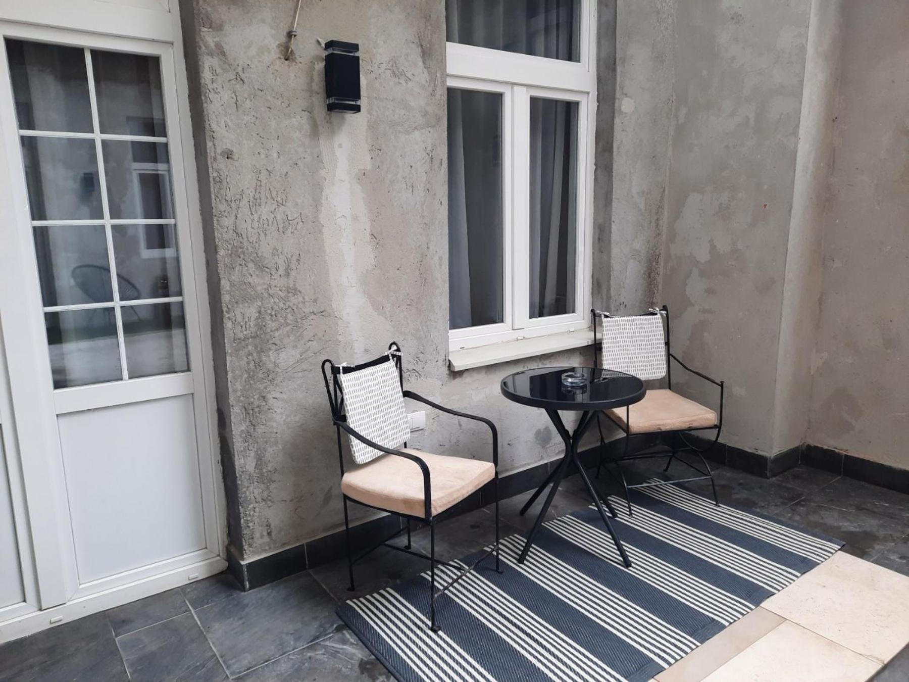 Ferienwohnung Authentic Belgrade Centre - Split Level Loft With Patio In Courtyard Exterior foto