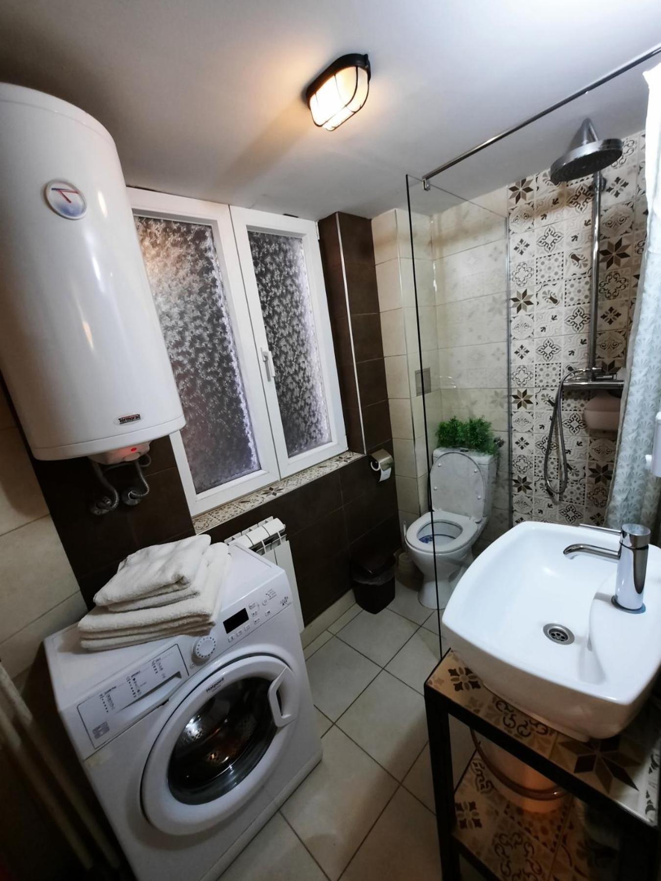 Ferienwohnung Authentic Belgrade Centre - Split Level Loft With Patio In Courtyard Exterior foto