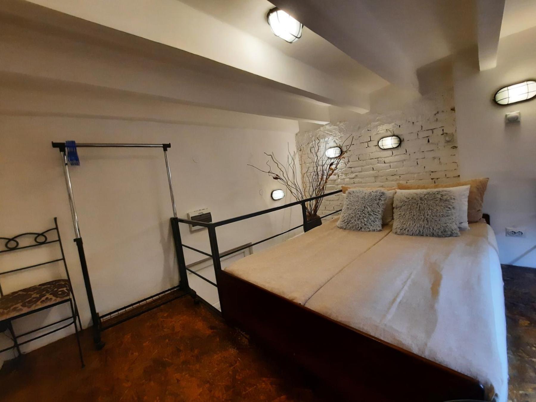 Ferienwohnung Authentic Belgrade Centre - Split Level Loft With Patio In Courtyard Exterior foto