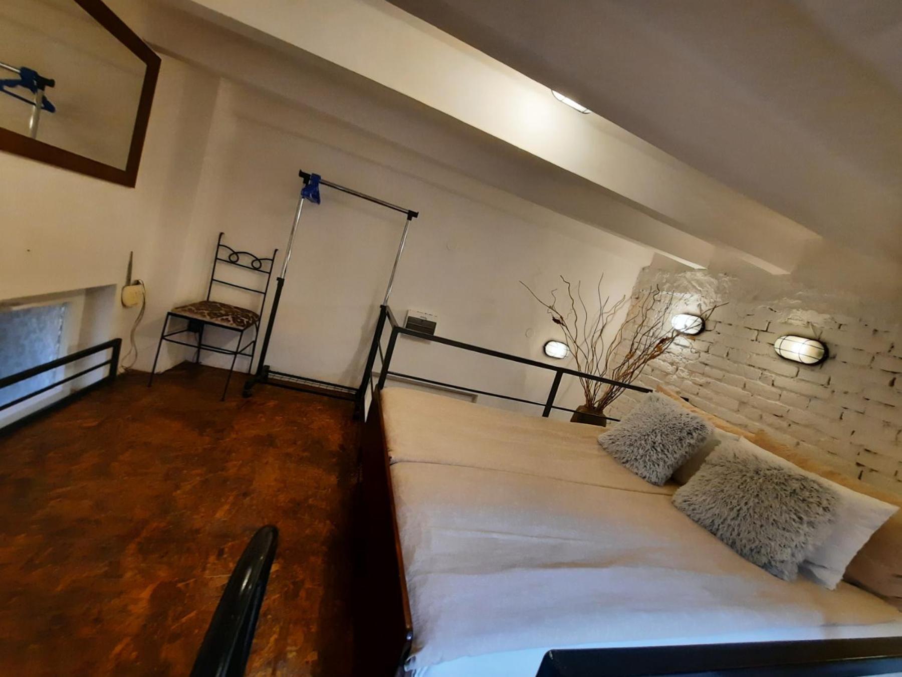 Ferienwohnung Authentic Belgrade Centre - Split Level Loft With Patio In Courtyard Exterior foto