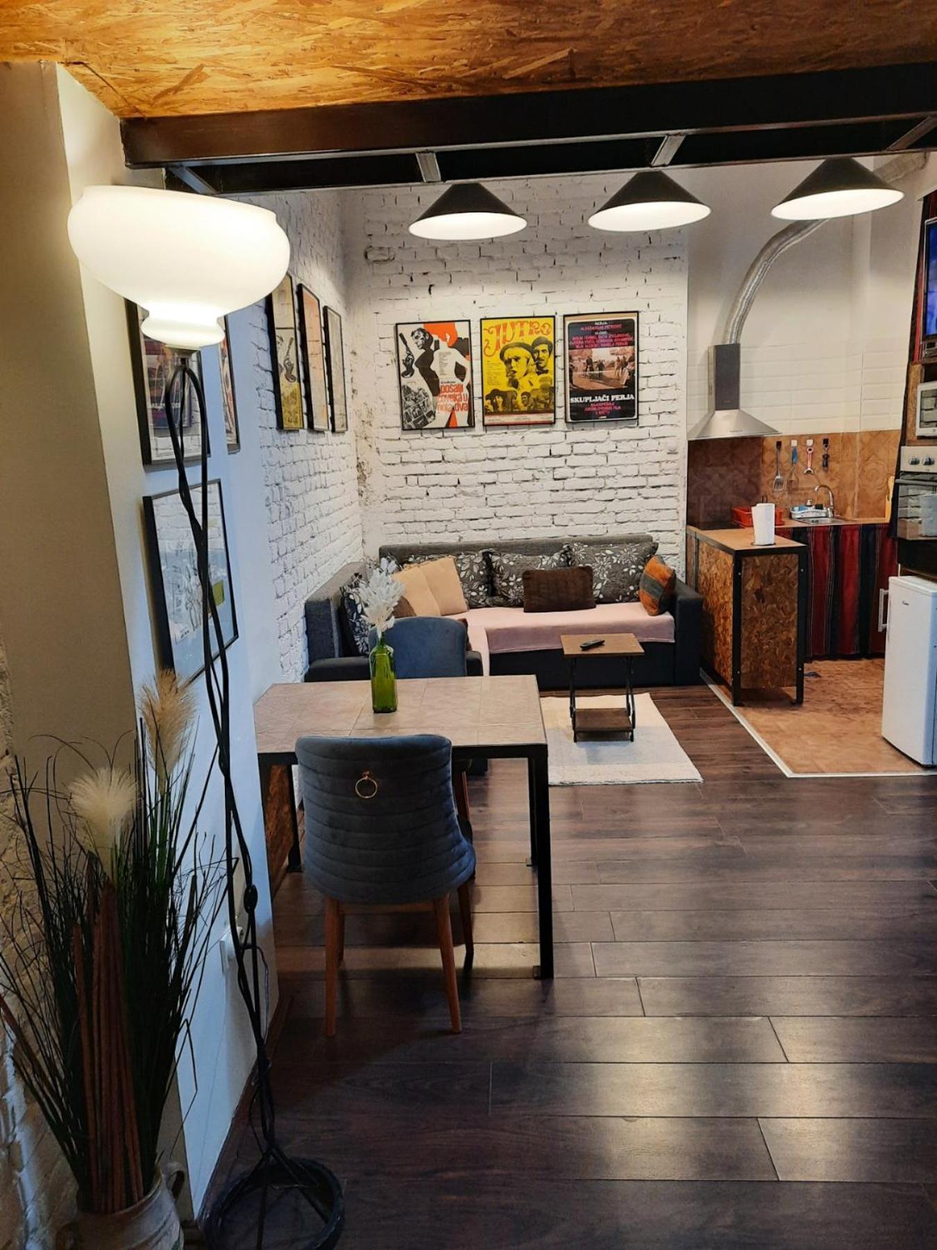 Ferienwohnung Authentic Belgrade Centre - Split Level Loft With Patio In Courtyard Exterior foto